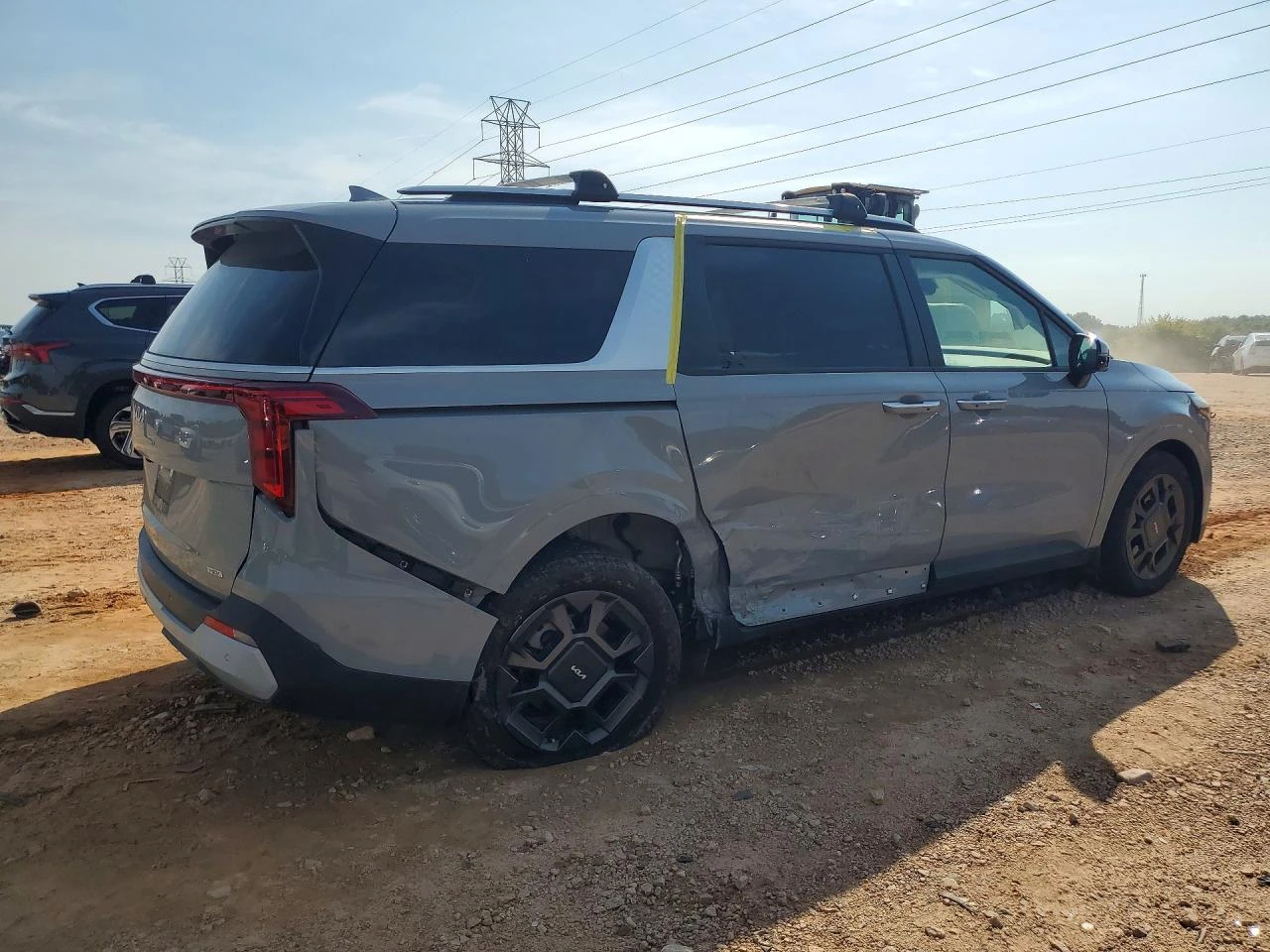 Kia Carnival 1.6l Ex, снимка 3 - Автомобили и джипове - 55995111