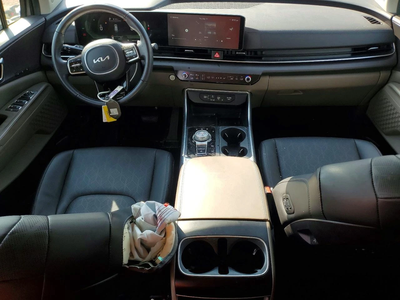Kia Carnival 1.6l Ex, снимка 8 - Автомобили и джипове - 55995111