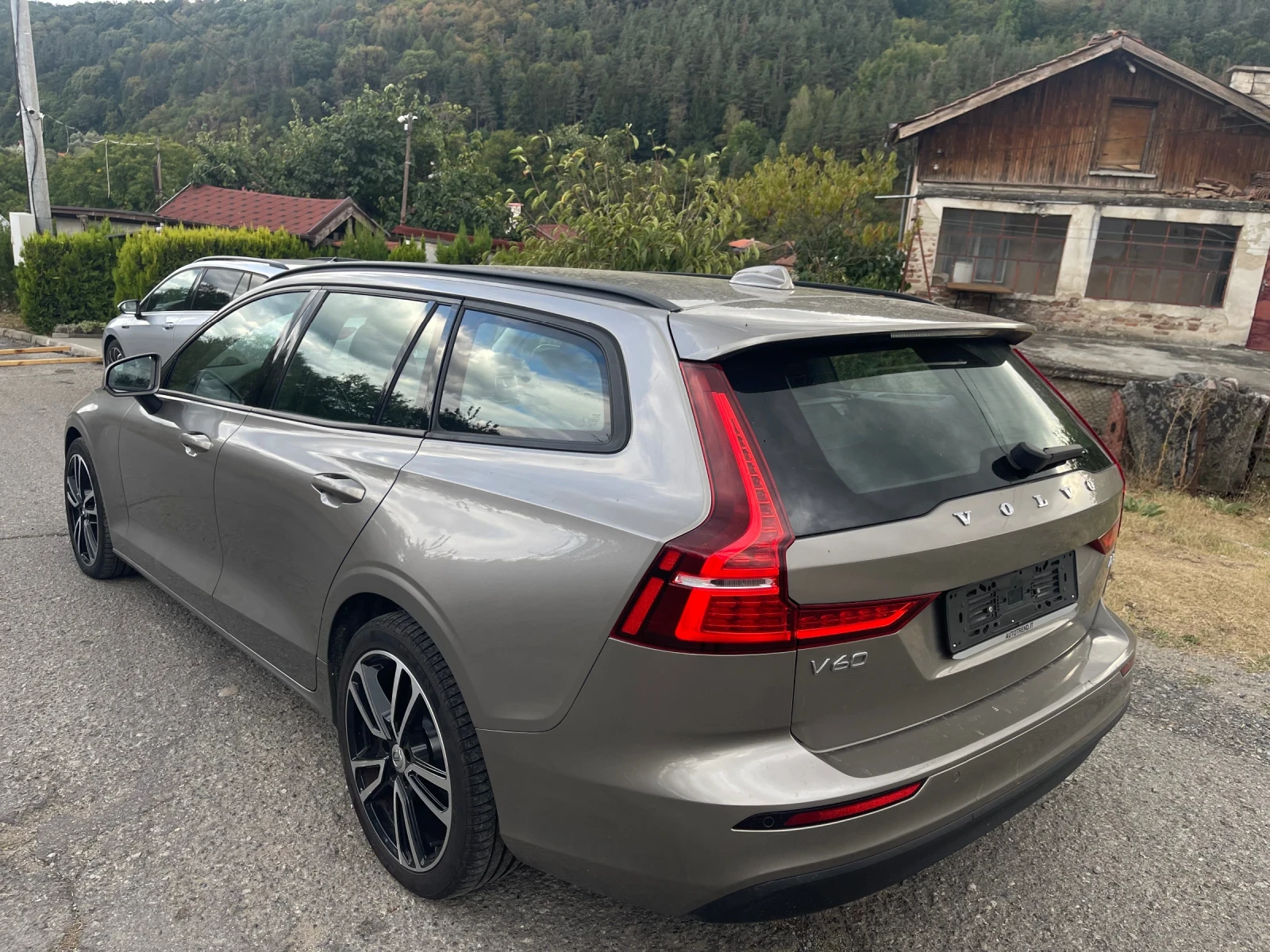 Volvo V60 2.0d, снимка 3 - Автомобили и джипове - 56182938
