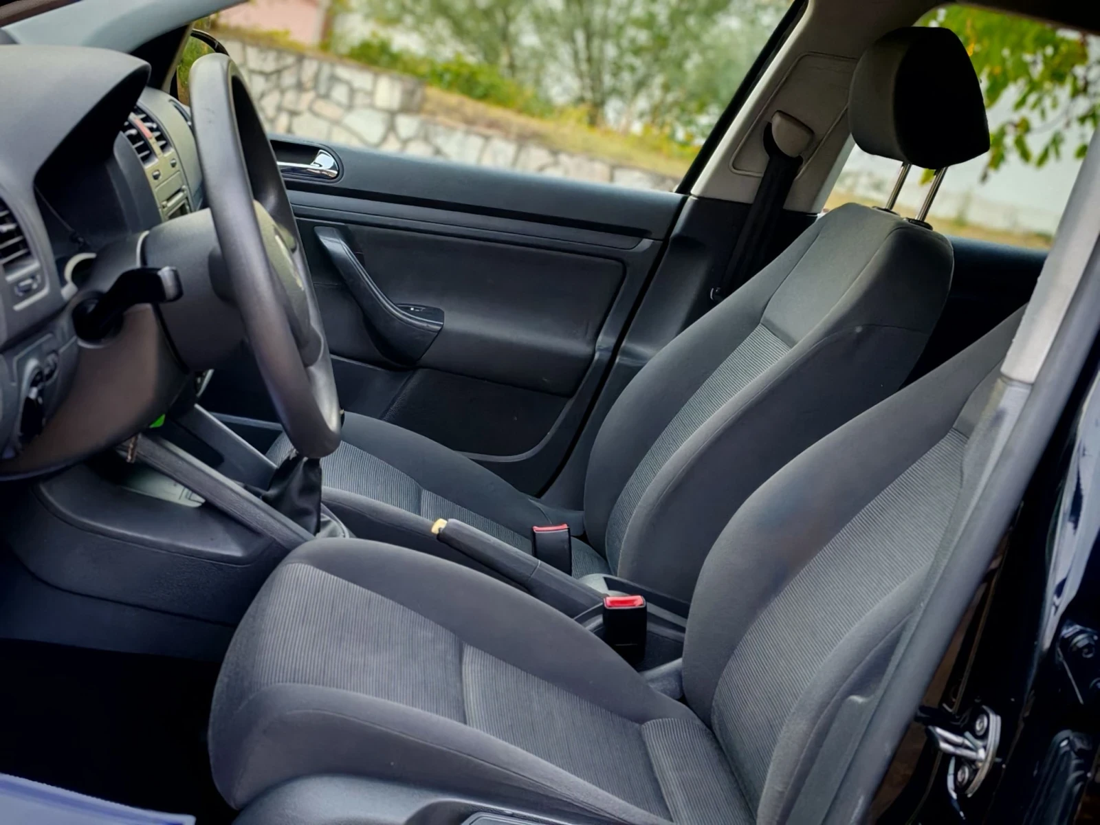 VW Golf 1.9TDI(90)* КЛИМАТРОНИК* НОВ ВНОС* , снимка 14 - Автомобили и джипове - 56274198