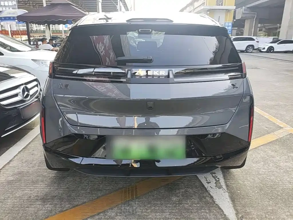 Zeekr X 2024 Model 5-Seat 4WD Version | Mobile.bg � ����������� 5