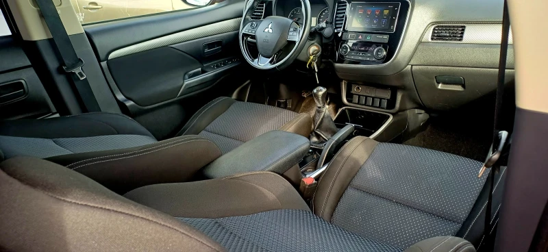 Mitsubishi Outlander 2.0 БЕНЗИН, снимка 15 - Автомобили и джипове - 52296988