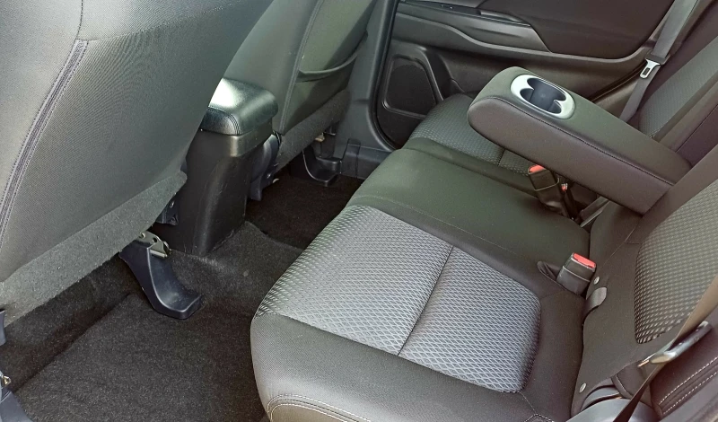 Mitsubishi Outlander 2.0 БЕНЗИН, снимка 16 - Автомобили и джипове - 52296988