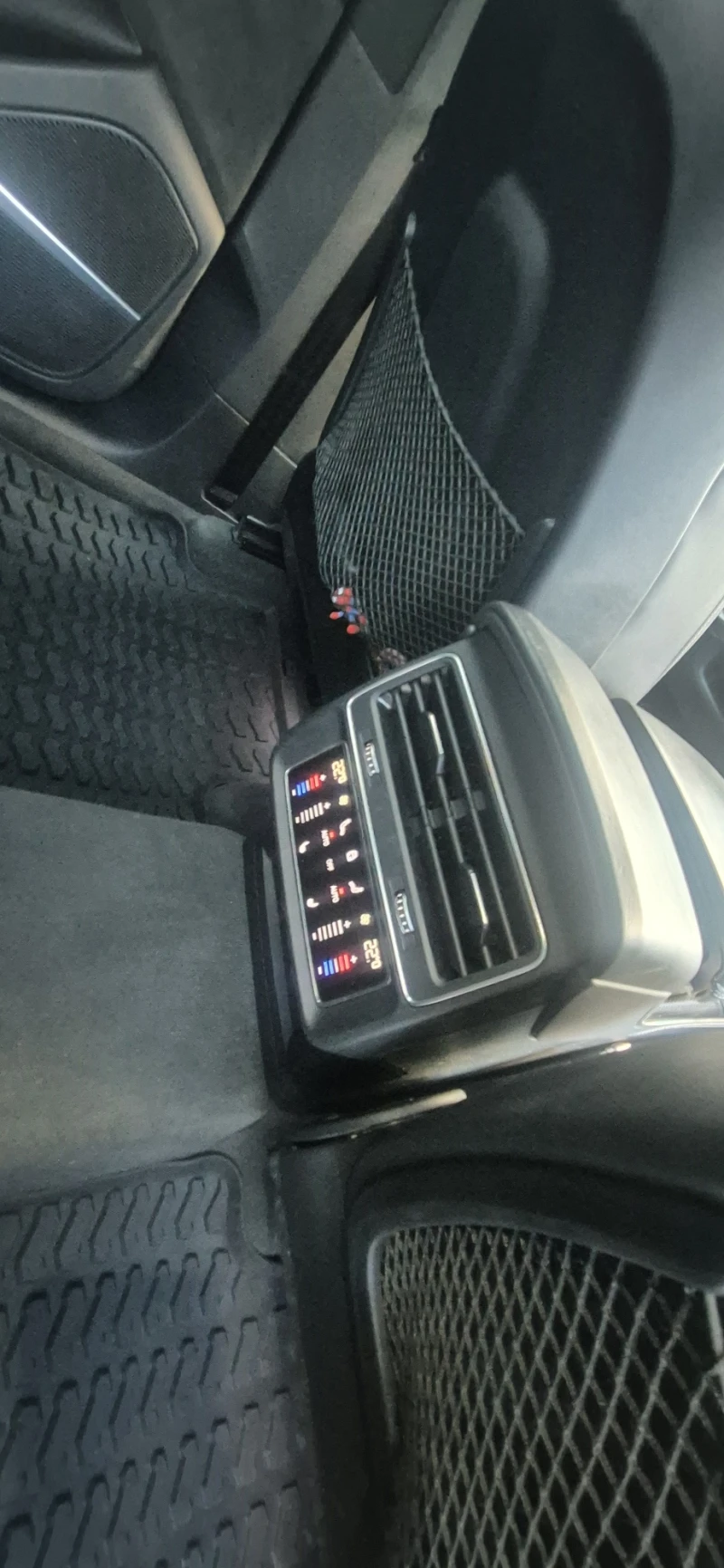 Audi SQ8, снимка 7 - Автомобили и джипове - 52454769