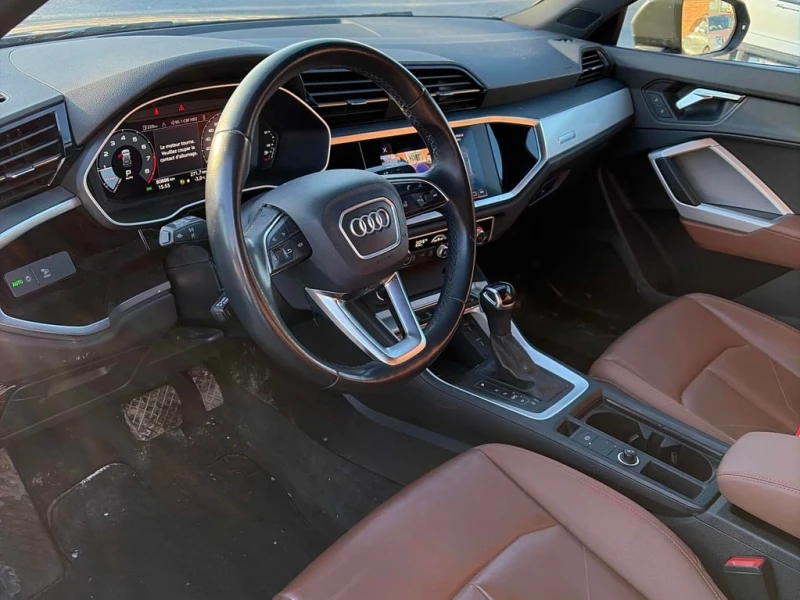 Audi Q3 * 45 TFSI quattro * 2 Ключа * Шибидах * Погреви * , снимка 5 - Автомобили и джипове - 53460518