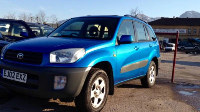 Toyota Rav4 2.0Ii НА ЧАСТИ, снимка 2 - Автомобили и джипове - 17395858