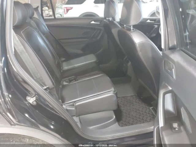 VW Tiguan R-Line* Virtual assistant* Камера* Парктроник* Sta, снимка 11 - Автомобили и джипове - 53030792