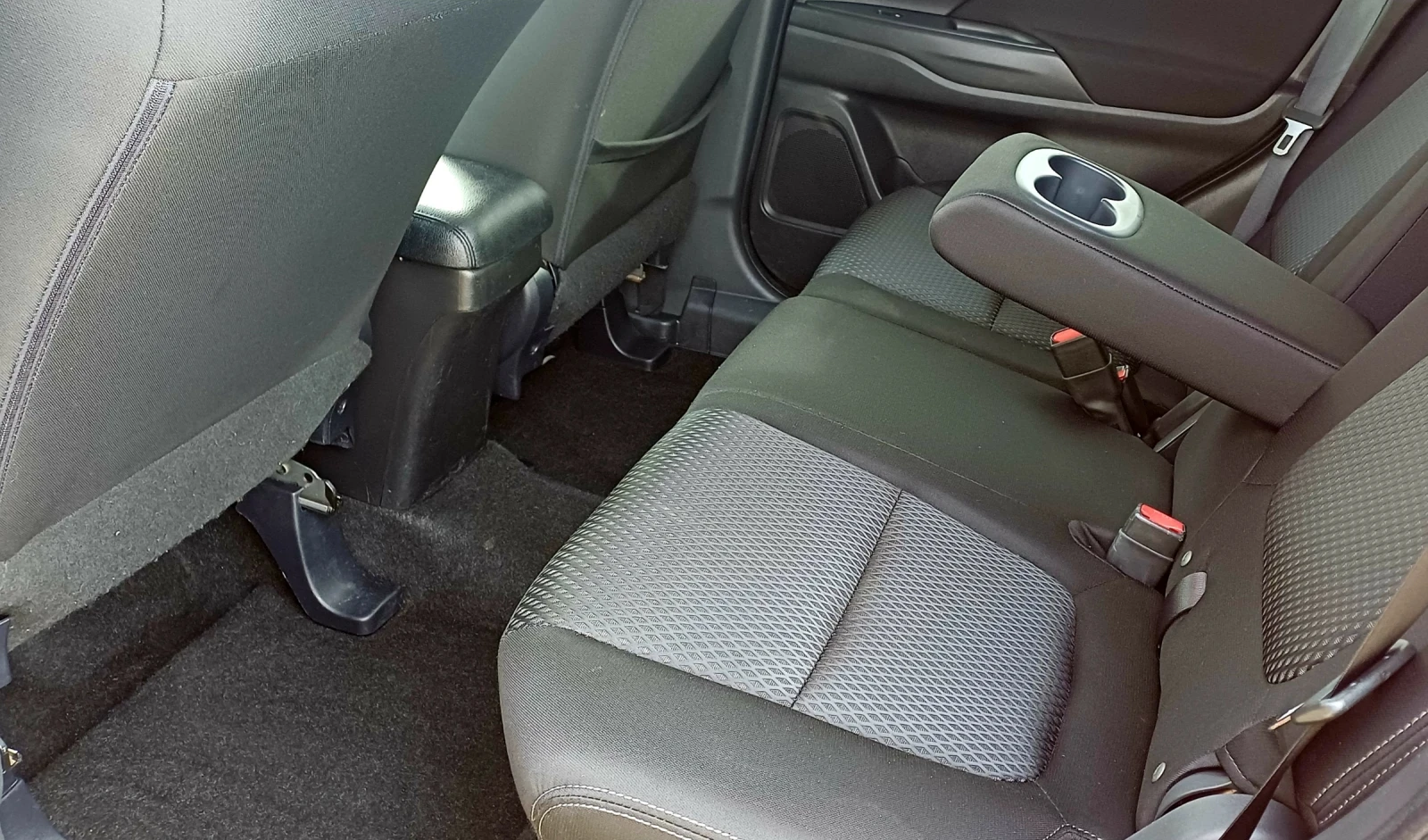 Mitsubishi Outlander 2.0  | Mobile.bg   16