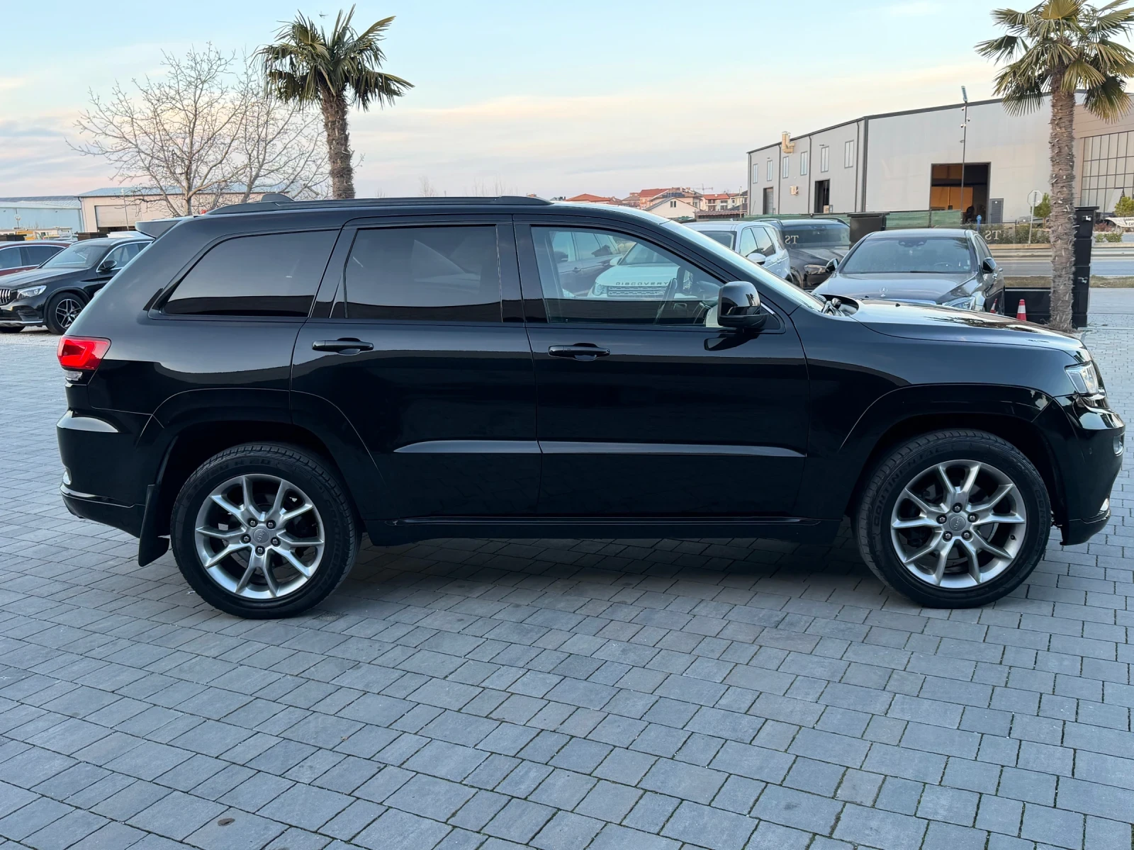 Jeep Grand cherokee 3, 0CRDI= 100000km= SUMMIT= TOP, снимка 3 - Автомобили и джипове - 53348289