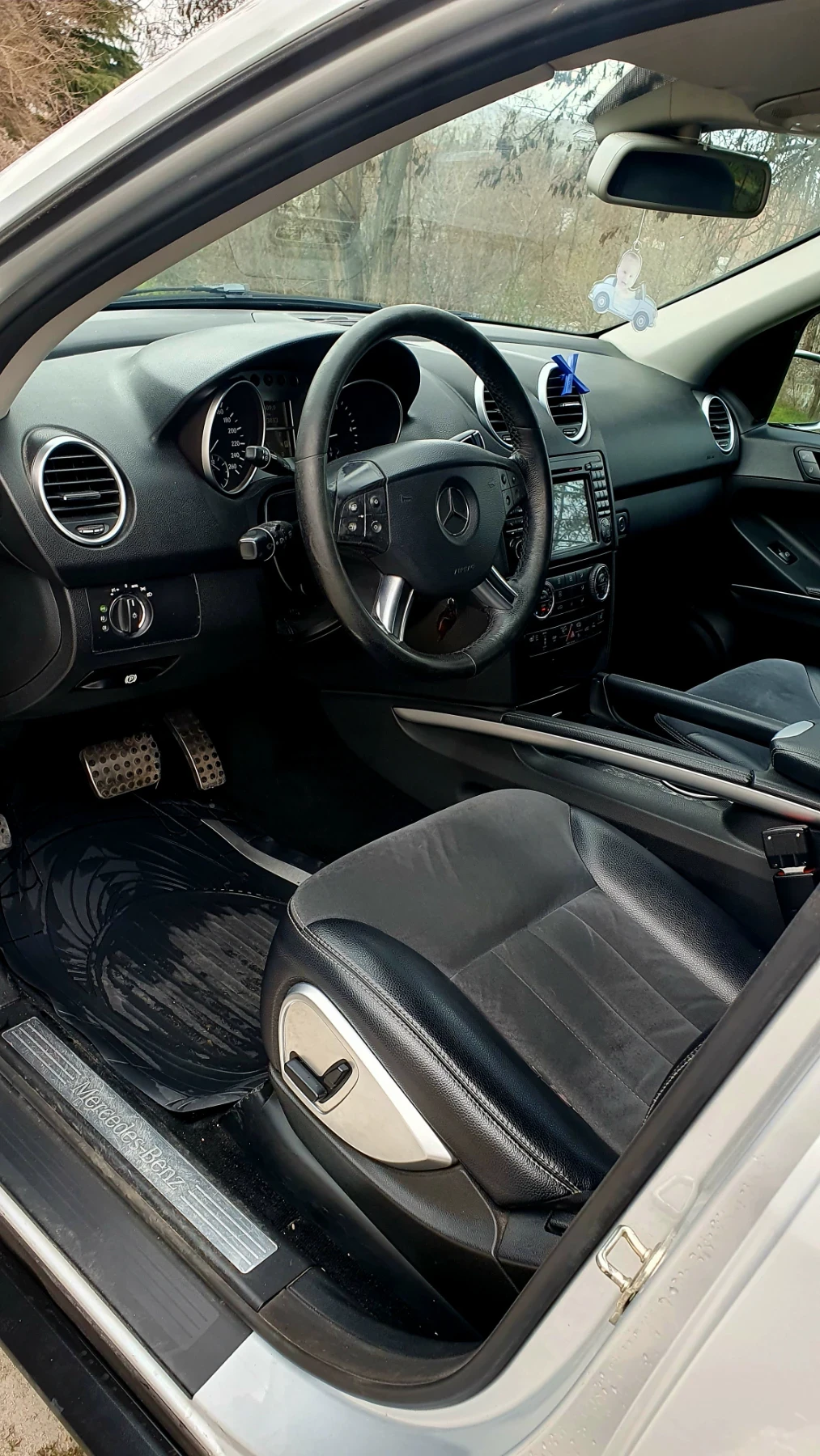 Mercedes-Benz ML 320 3.2 CDI, снимка 4 - Автомобили и джипове - 54397956