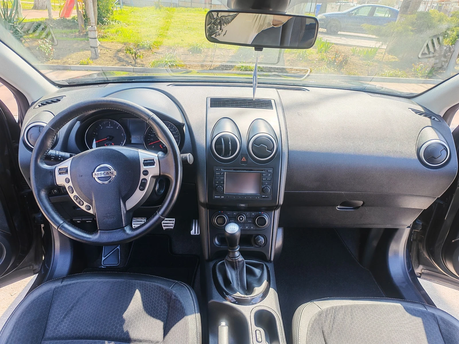Nissan Qashqai 1.6 DCI* 131HP* 360 Cameri* Navi* Panorama* , снимка 8 - Автомобили и джипове - 53973770