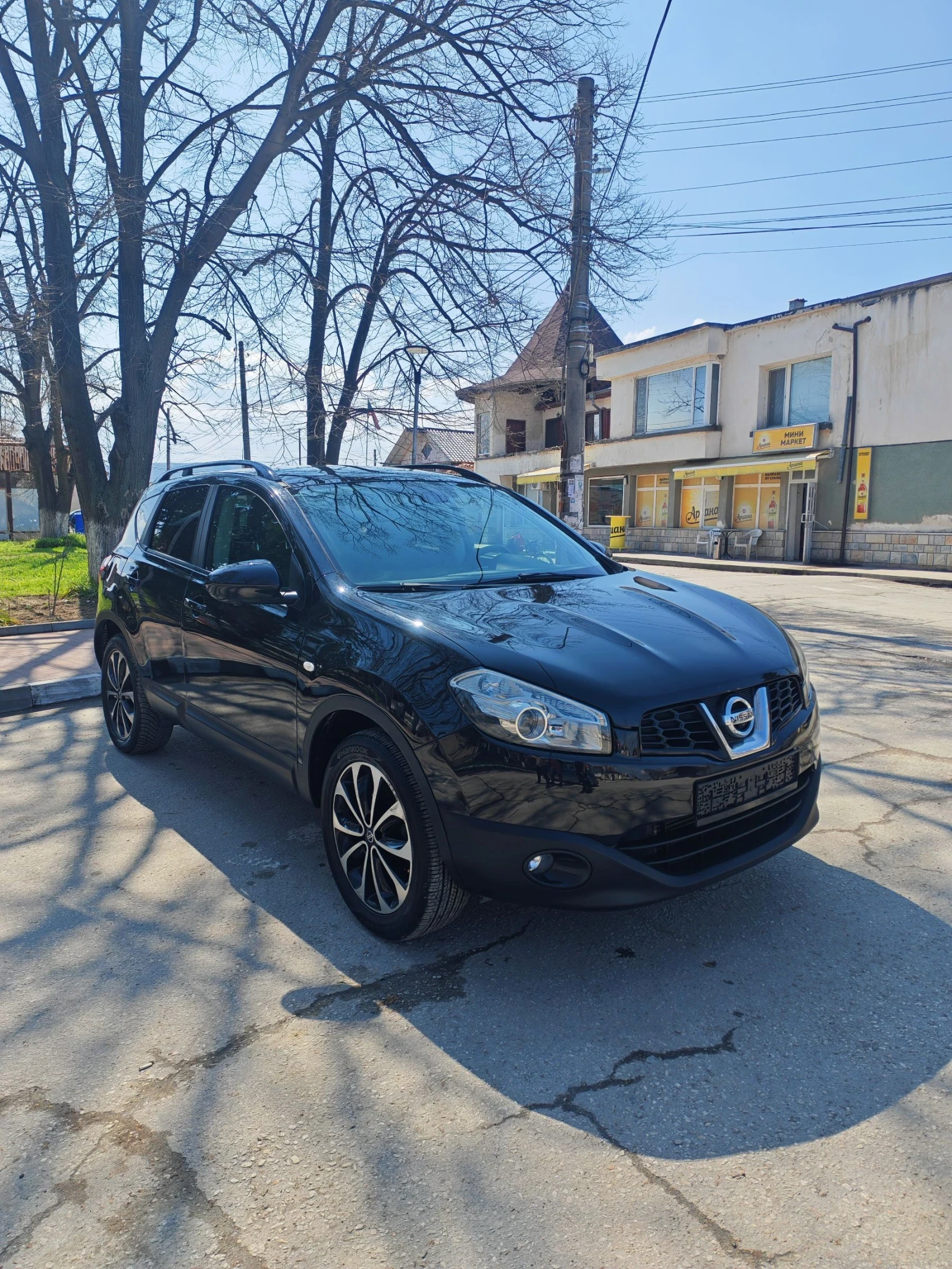 Nissan Qashqai 1.6 DCI* 131HP* 360 Cameri* Navi* Panorama* , снимка 2 - Автомобили и джипове - 53973770