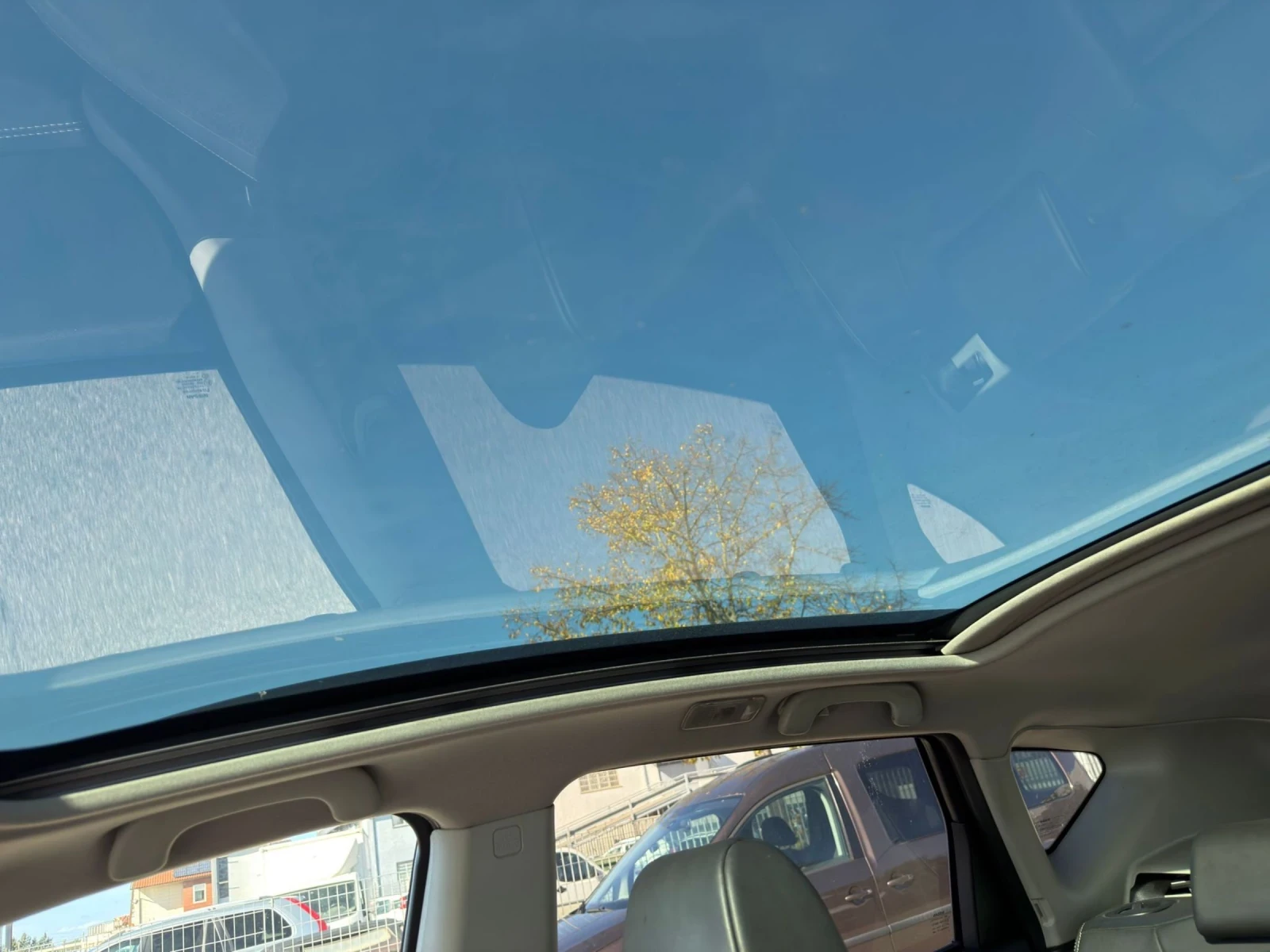 Nissan Qashqai 1.6 DCI* 131HP* 360 Cameri* Navi* Panorama* , снимка 11 - Автомобили и джипове - 54636609