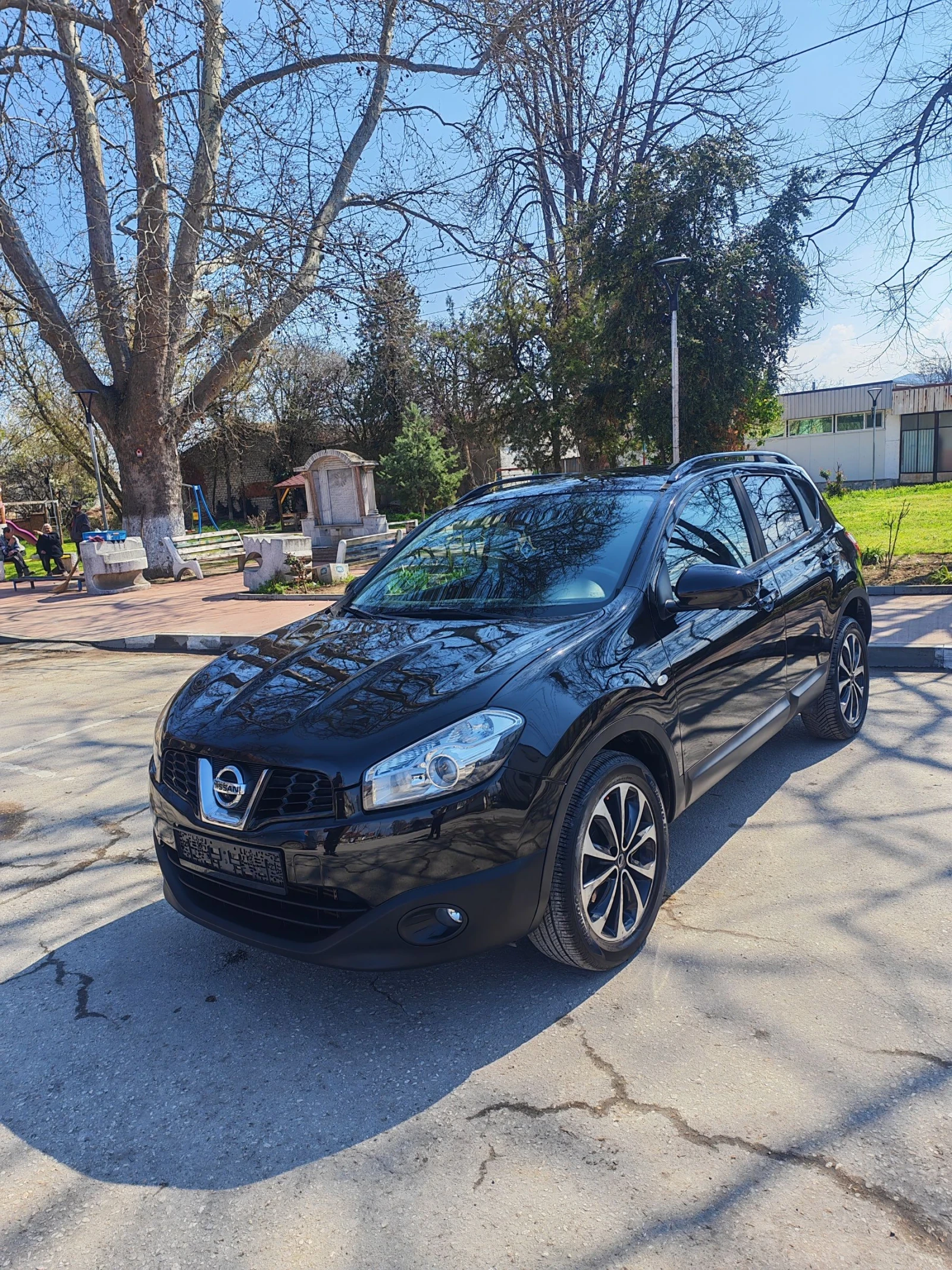 Nissan Qashqai 1.6 DCI* 131HP* 360 Cameri* Navi* Panorama* , снимка 3 - Автомобили и джипове - 53973770