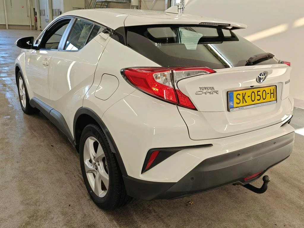 Toyota C-HR 1.8 Active, снимка 4 - Автомобили и джипове - 53985701