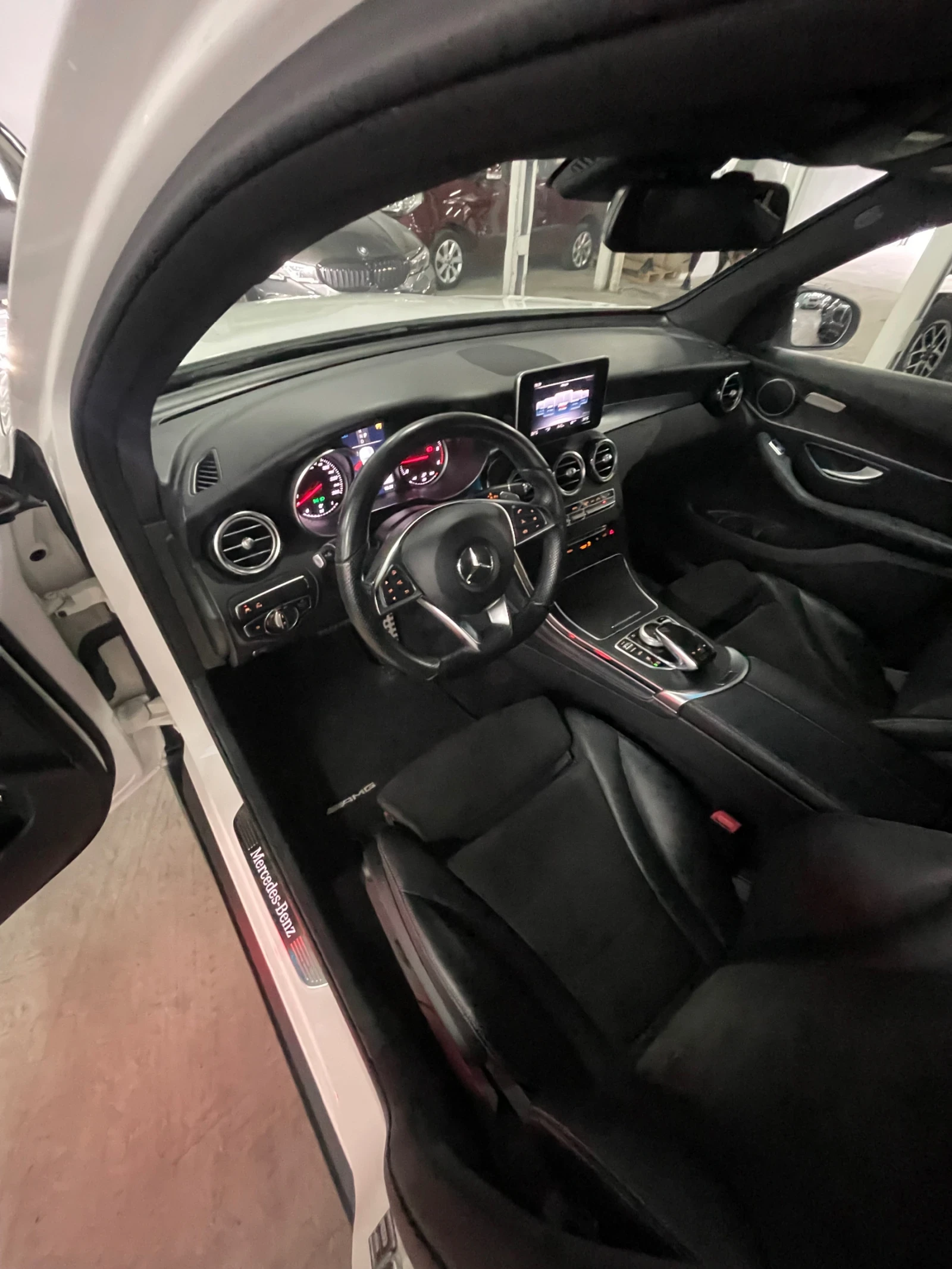 Mercedes-Benz GLC 250 D/4Matic/AMG/Въздух/Камера/подгрев/лед/НОВА!!!, снимка 10 - Автомобили и джипове - 54487065