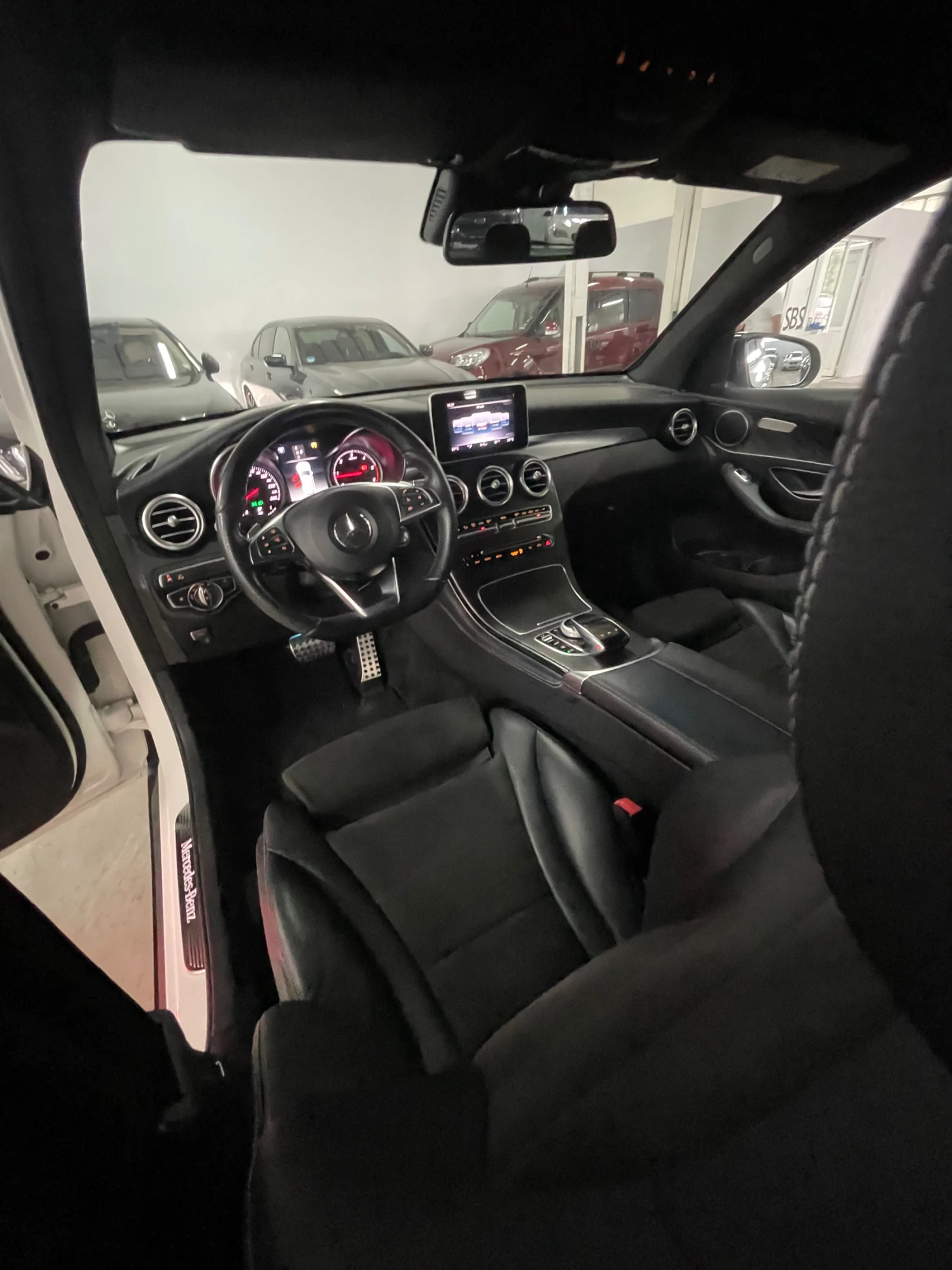 Mercedes-Benz GLC 250 D/4Matic/AMG/Въздух/Камера/подгрев/лед/НОВА!!!, снимка 17 - Автомобили и джипове - 54487065