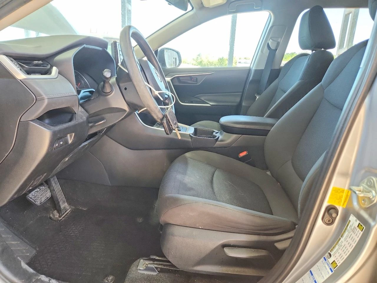 Toyota Rav4 LE* AWD* КАМЕРА* ПОДГРЕВ* , снимка 8 - Автомобили и джипове - 55415187