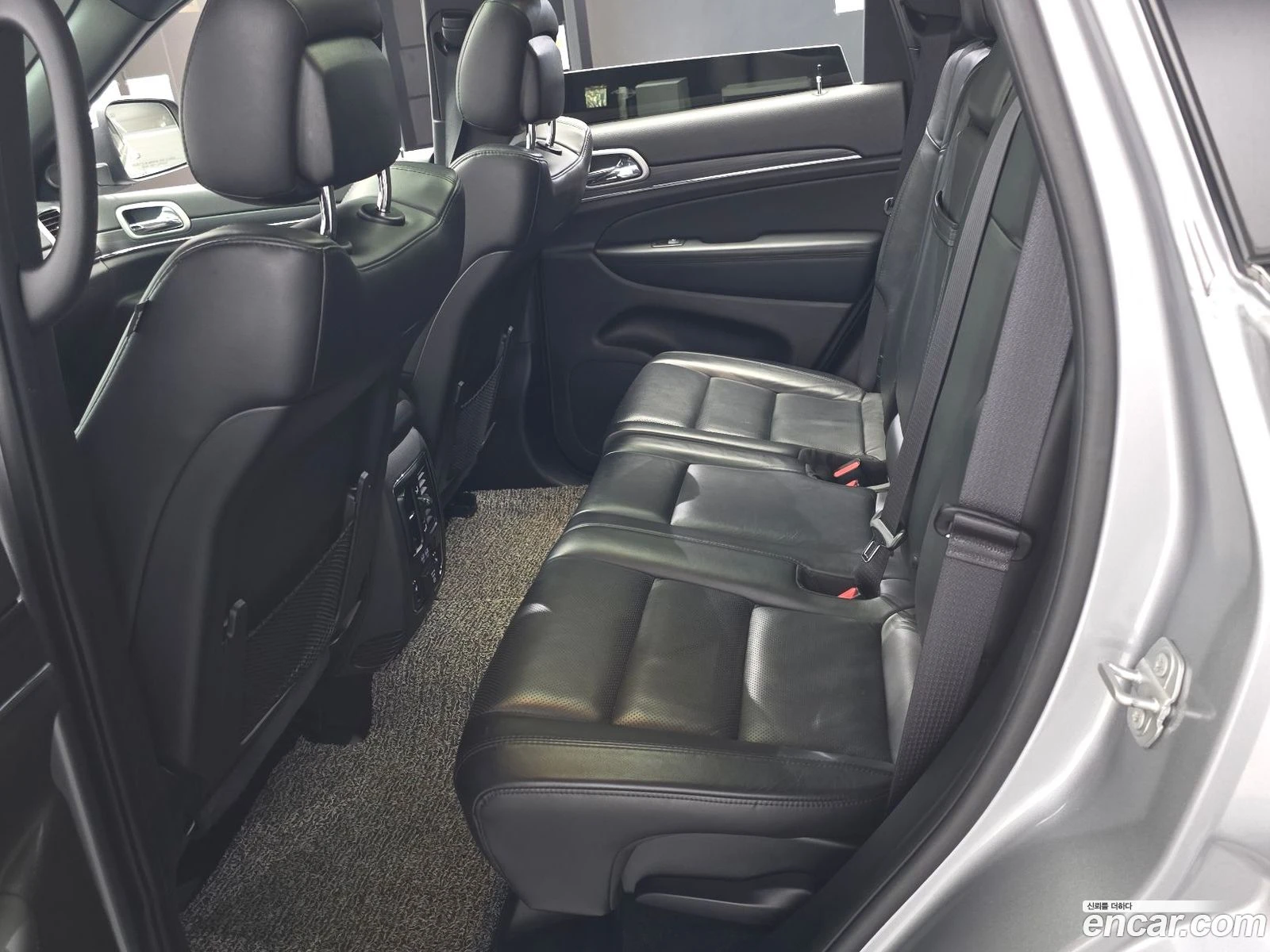 Jeep Cherokee 3.6 Limited* КРАЙНА ЦЕНА ДО BG, снимка 11 - Автомобили и джипове - 56589775