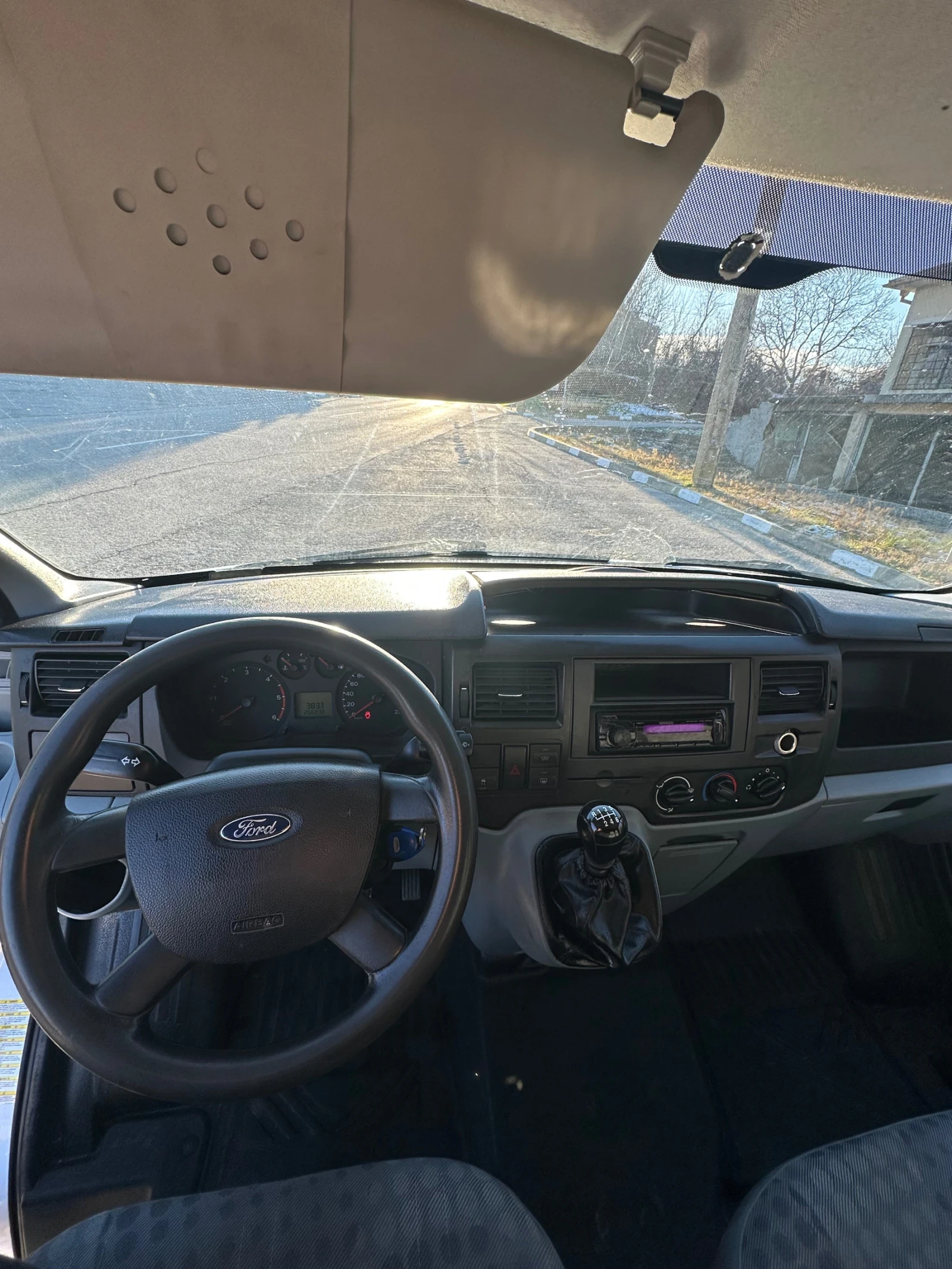 Ford Transit 2.2  - изображение 8