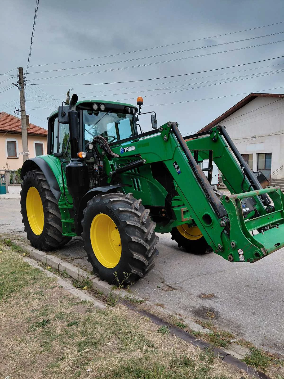 Трактор John Deere 6120M