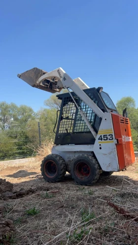 Мини челни товарачи Bobcat 453
