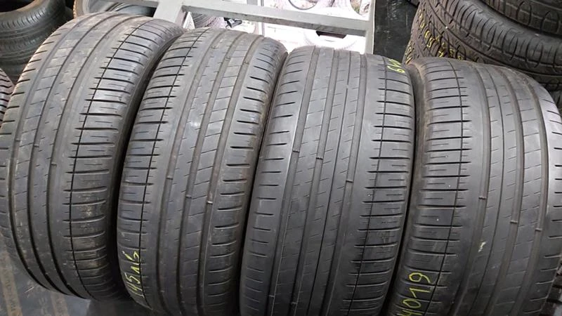 Гуми Летни 275/40R19, снимка 2 - Гуми и джанти - 28772327