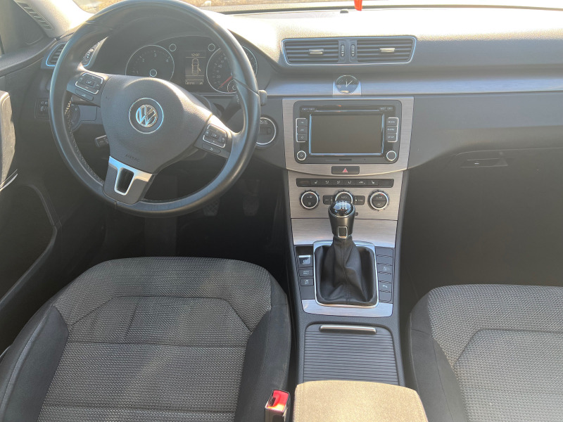 VW Passat, снимка 7 - Автомобили и джипове - 43765370