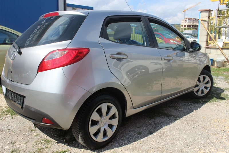 Mazda 2 1.5i 102k.c., снимка 7 - Автомобили и джипове - 47232035