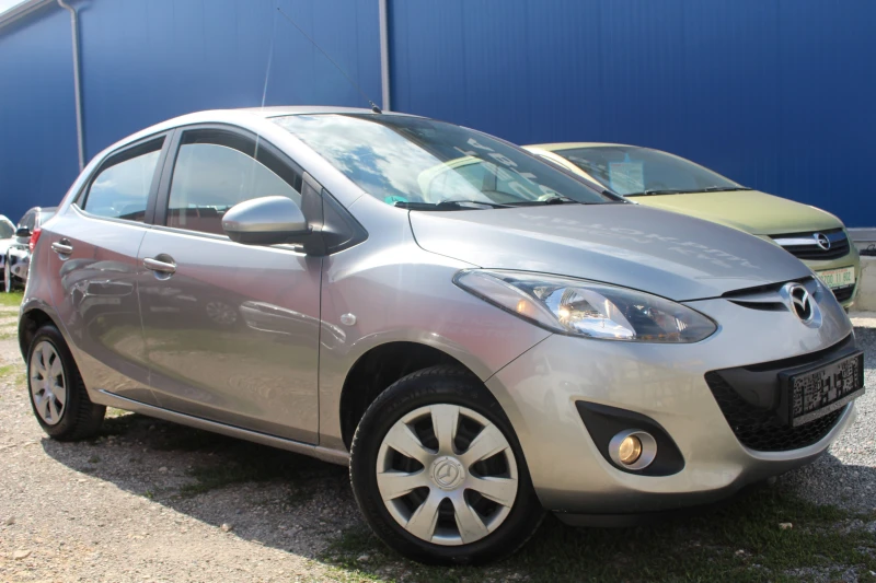 Mazda 2 1.5i 102k.c., снимка 1 - Автомобили и джипове - 47232035