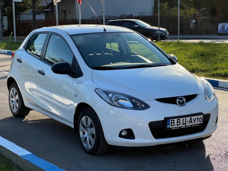 Mazda 2 1.3Бензин, снимка 3 - Автомобили и джипове - 47676512