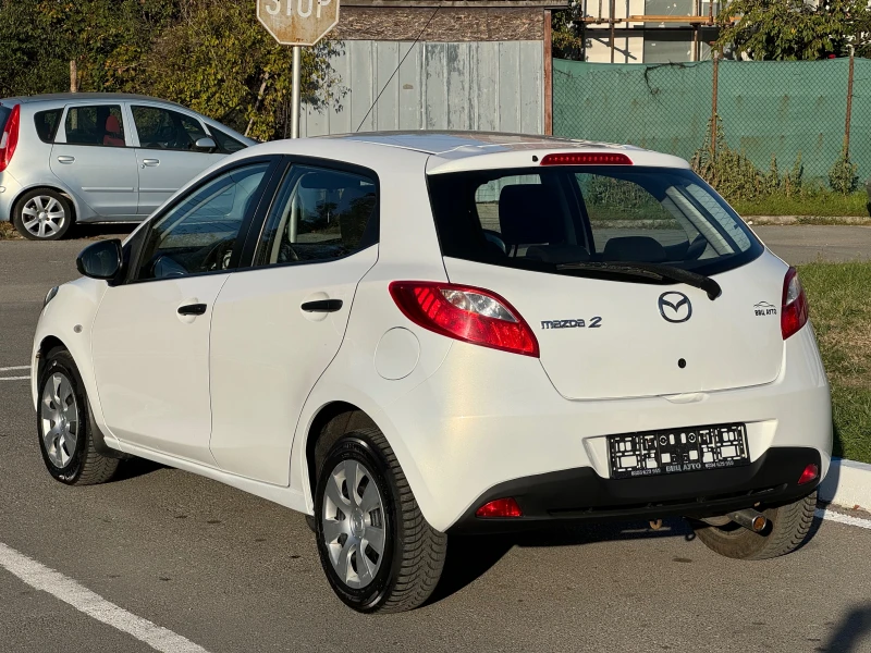 Mazda 2 1.3Бензин, снимка 7 - Автомобили и джипове - 47676512