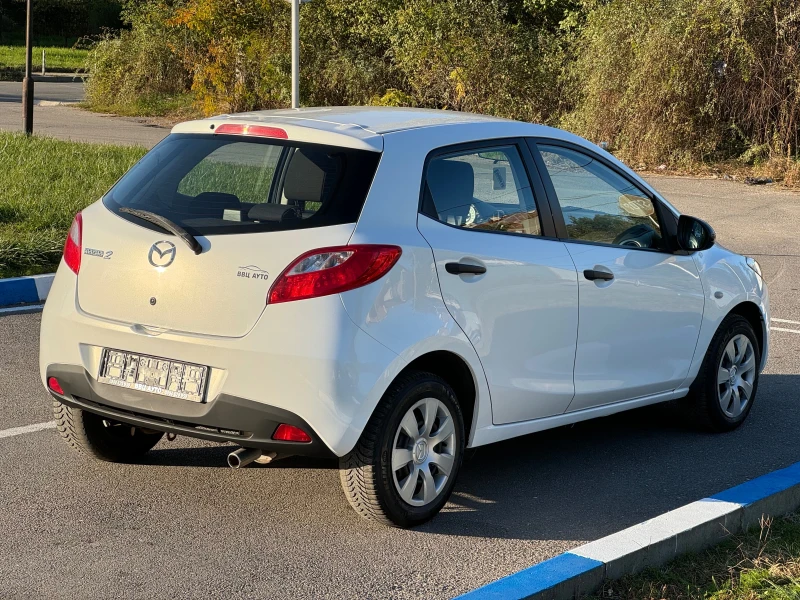 Mazda 2 1.3Бензин, снимка 5 - Автомобили и джипове - 47676512