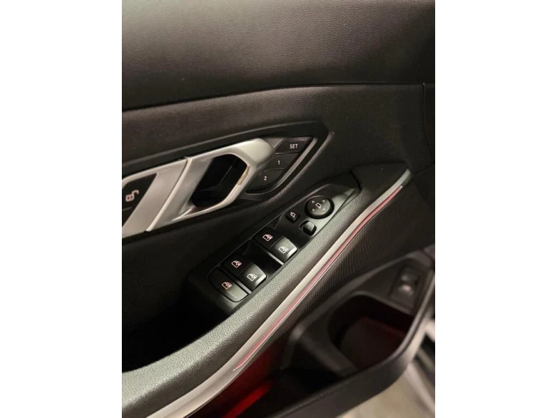 BMW 330 * 330i xDrive | M SPORT * CARFAX * БЕЗ ПЪРВОНАЧАЛН, снимка 10 - Автомобили и джипове - 52959872