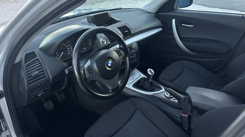 BMW 118 NAVI| OZ| ПЕРФЕКТНО СЪСТОЯНИЕ| СМЕНЕНА ВЕРИГА, снимка 9 - Автомобили и джипове - 53112818