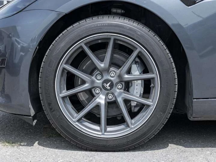 Tesla Model 3 NAVIGATION/ PANORAMIC ROOF / LEATHER/ ONLY 65 KMS, снимка 4 - Автомобили и джипове - 54027988