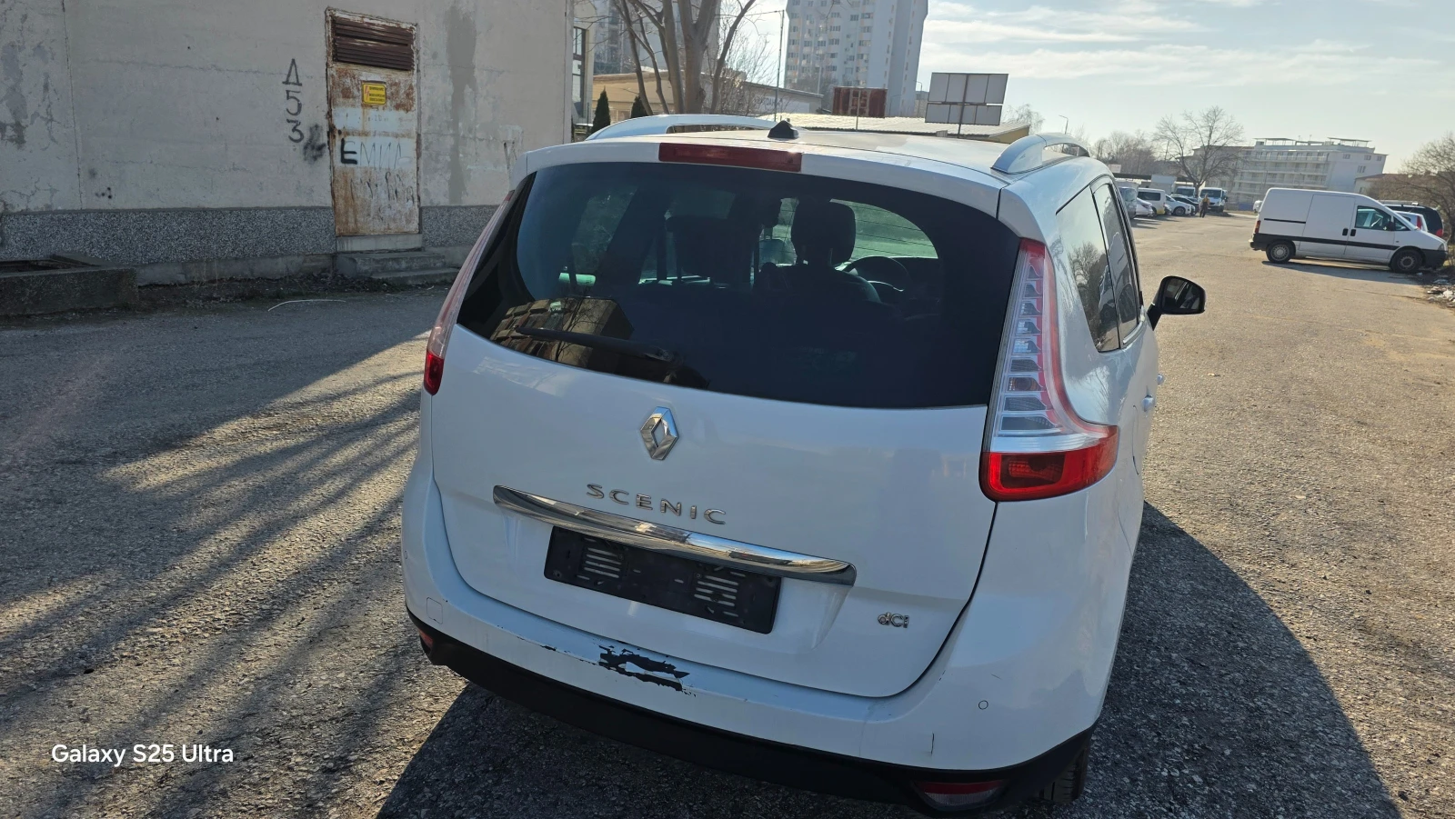 Renault Scenic 1.5dci 7m - изображение 4