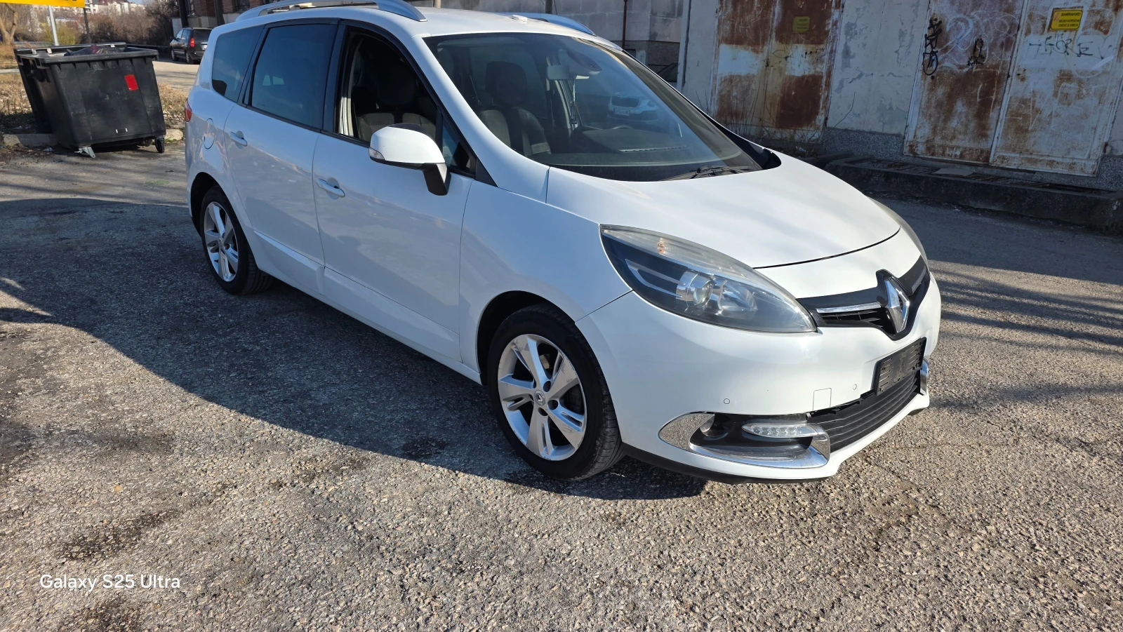 Renault Scenic 1.5dci 7m - изображение 3