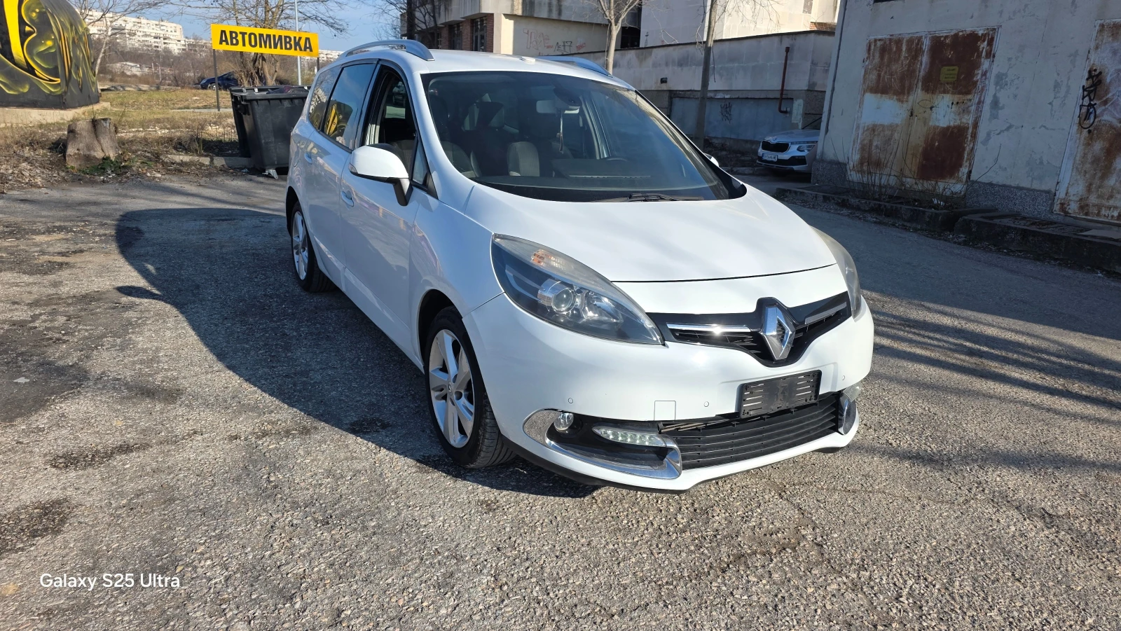 Renault Scenic 1.5dci 7m - изображение 9