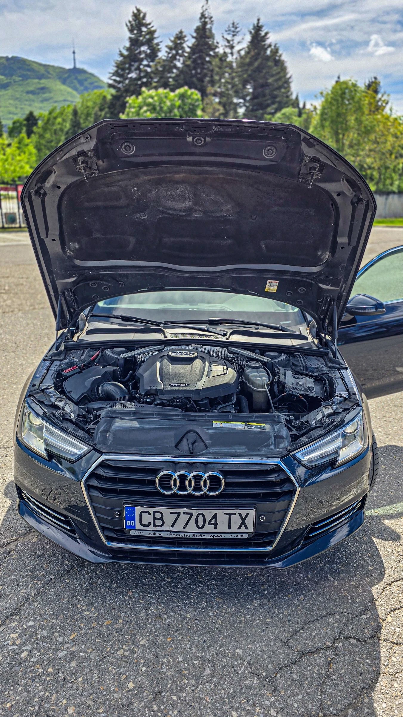 Audi A4 A4 2.0 TFSI Auto Premium quattro AWD - изображение 5