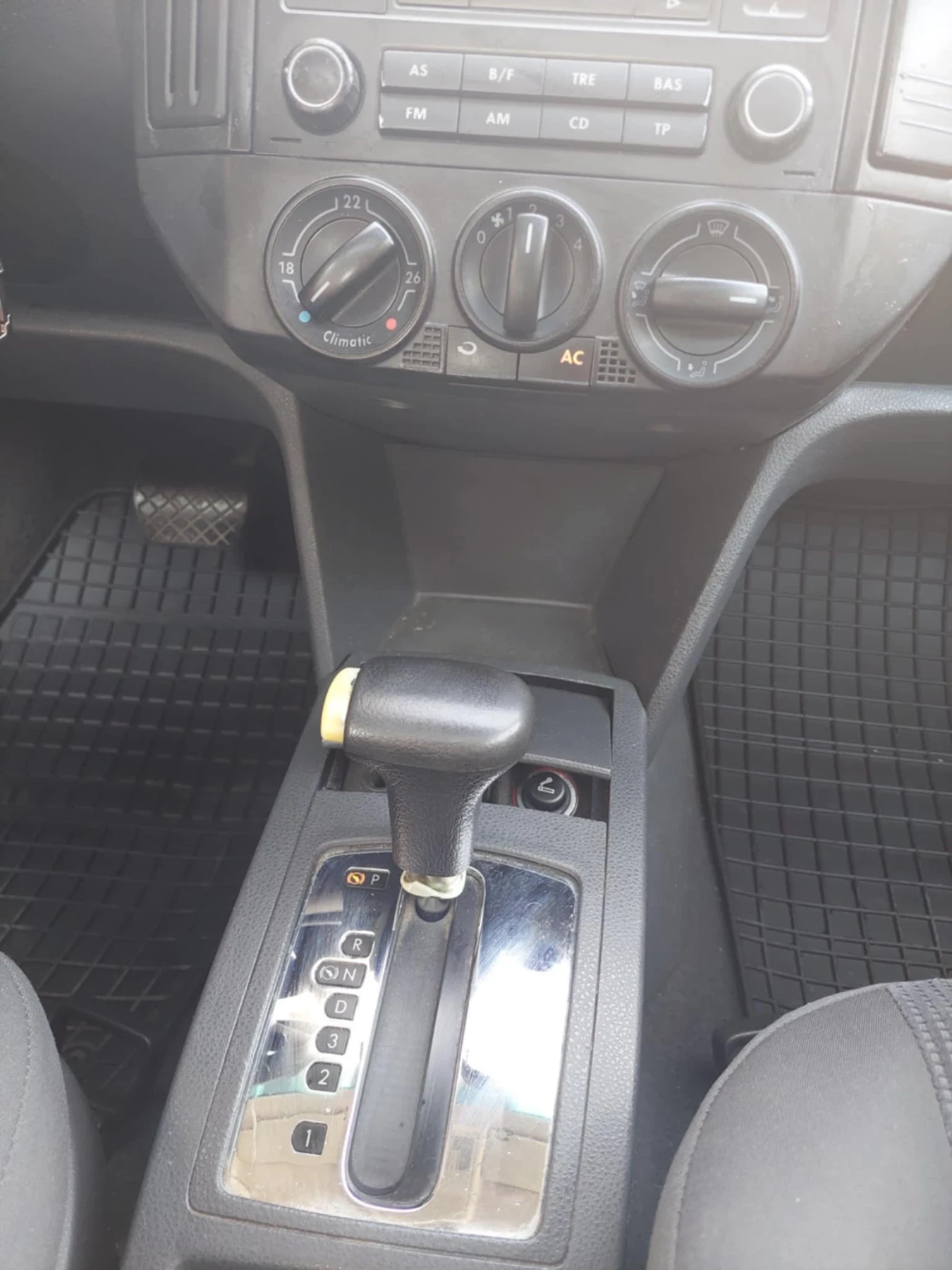 VW Polo  газ-бензин - изображение 10