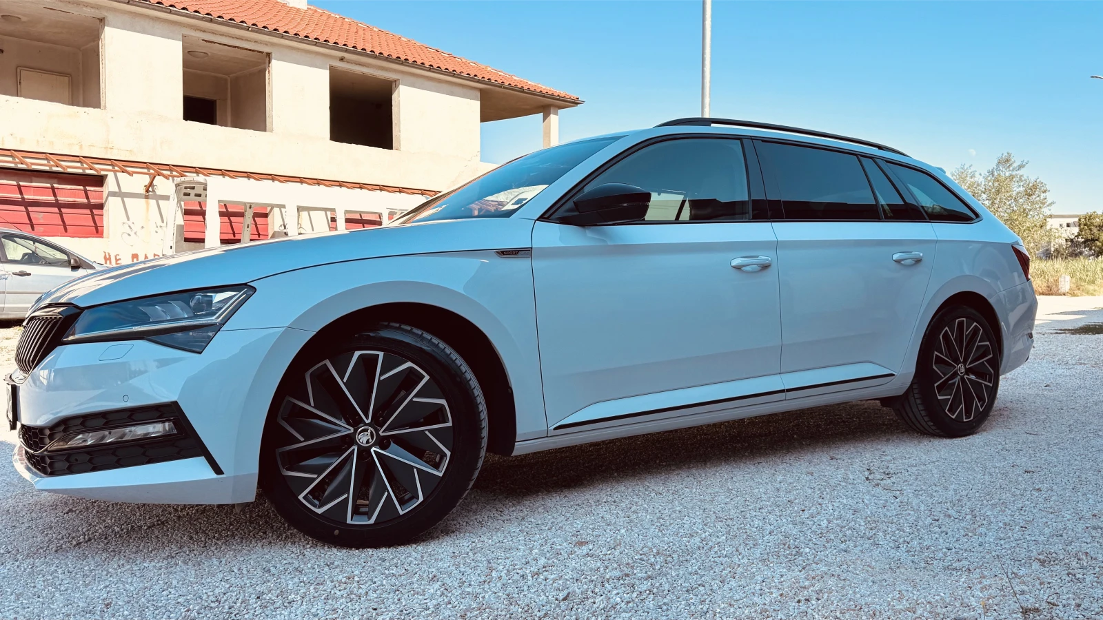 Skoda Superb 2.0 TDI SPORTLINE, FULL-LED, Matrix, 4x4 - изображение 2