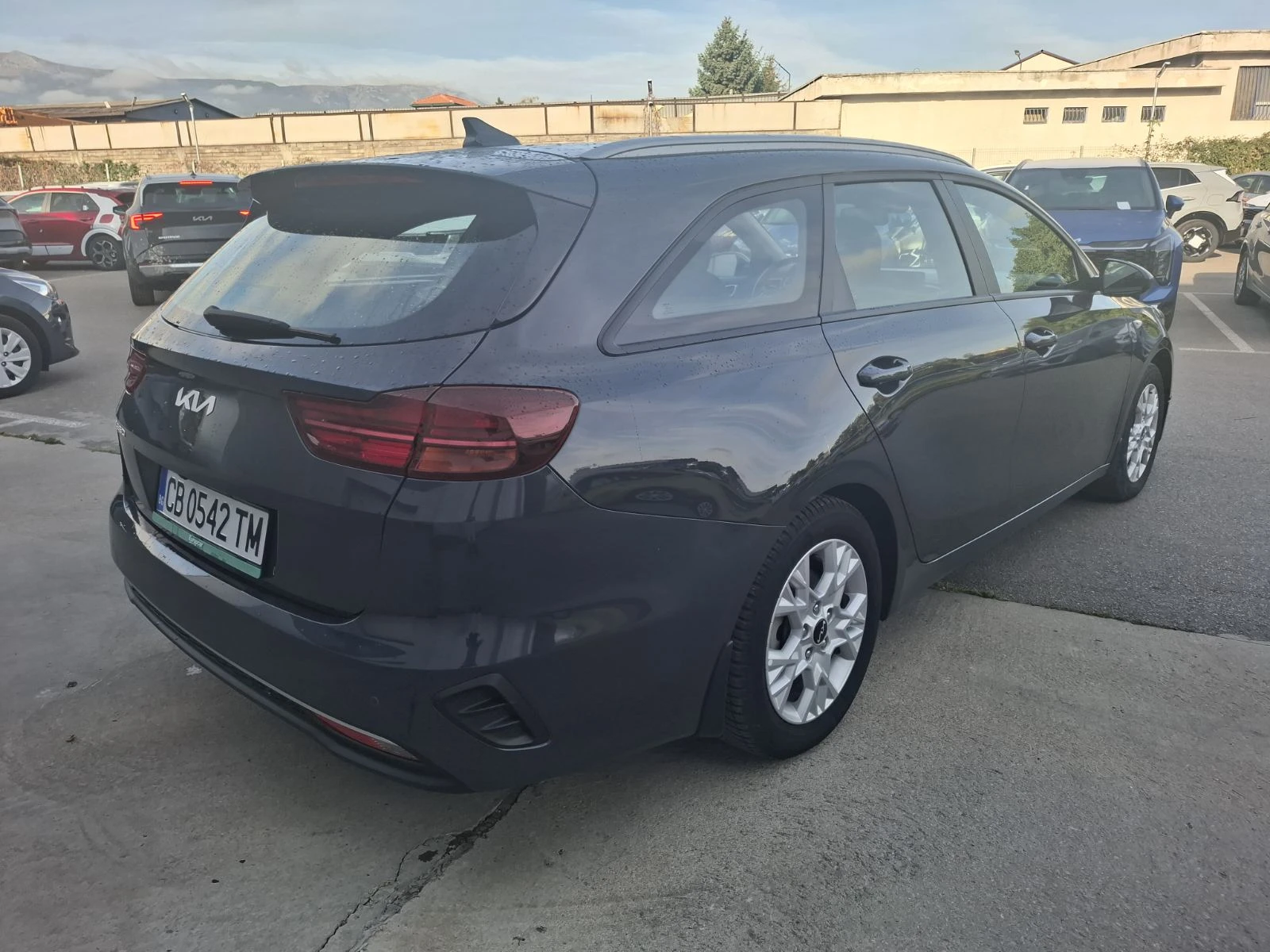 Kia Ceed 1.5 T-gdi Comfort SW Гаранция - изображение 4