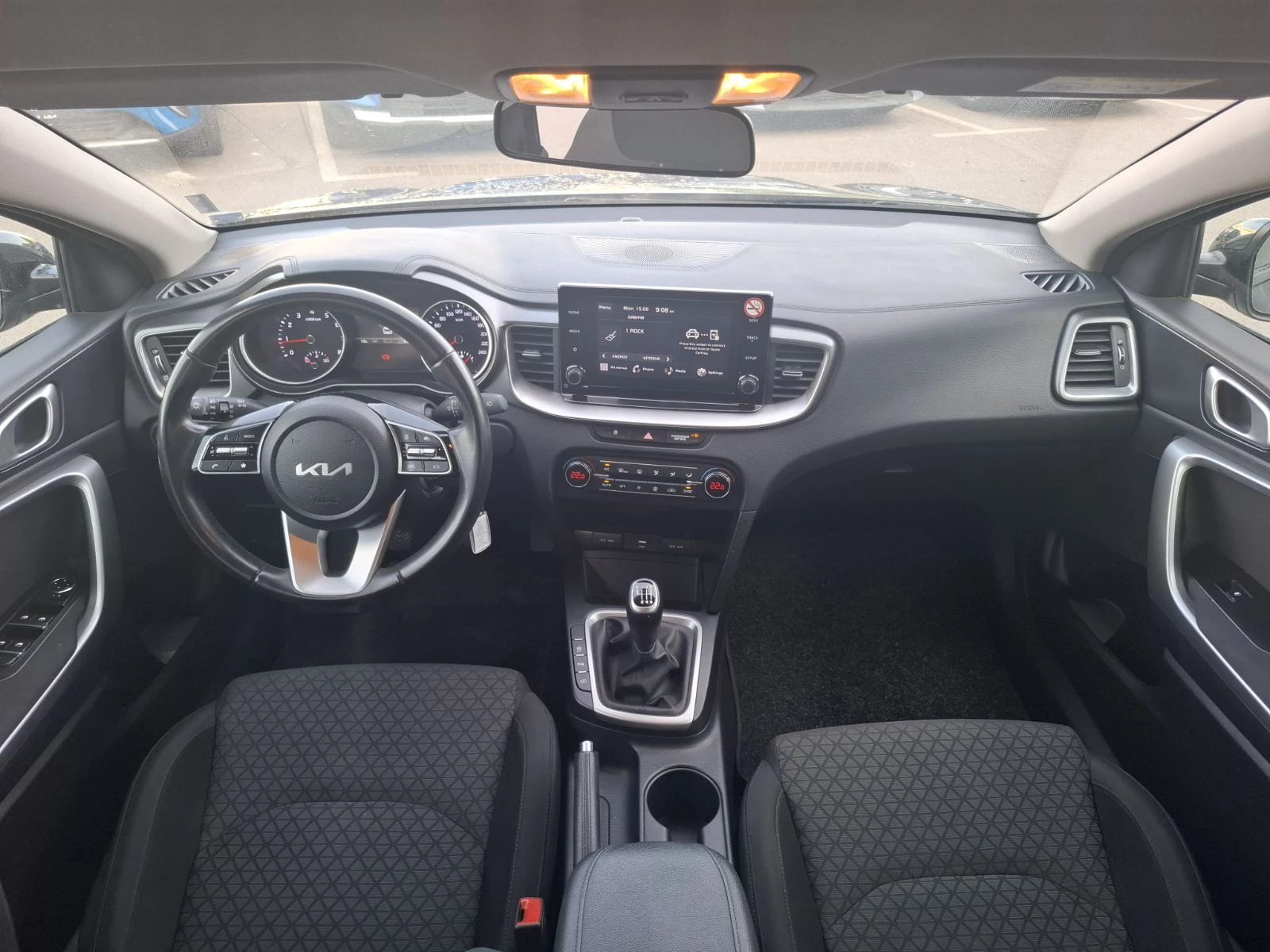 Kia Ceed 1.5 T-gdi Comfort SW Гаранция - изображение 8