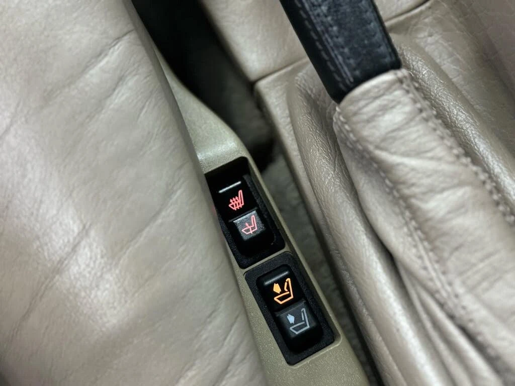 BMW 740 1994 BMW 7 Series 740iL RWD - изображение 8