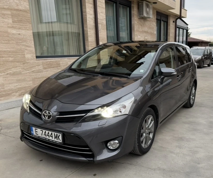 Toyota Verso, снимка 3 - Автомобили и джипове - 53890440