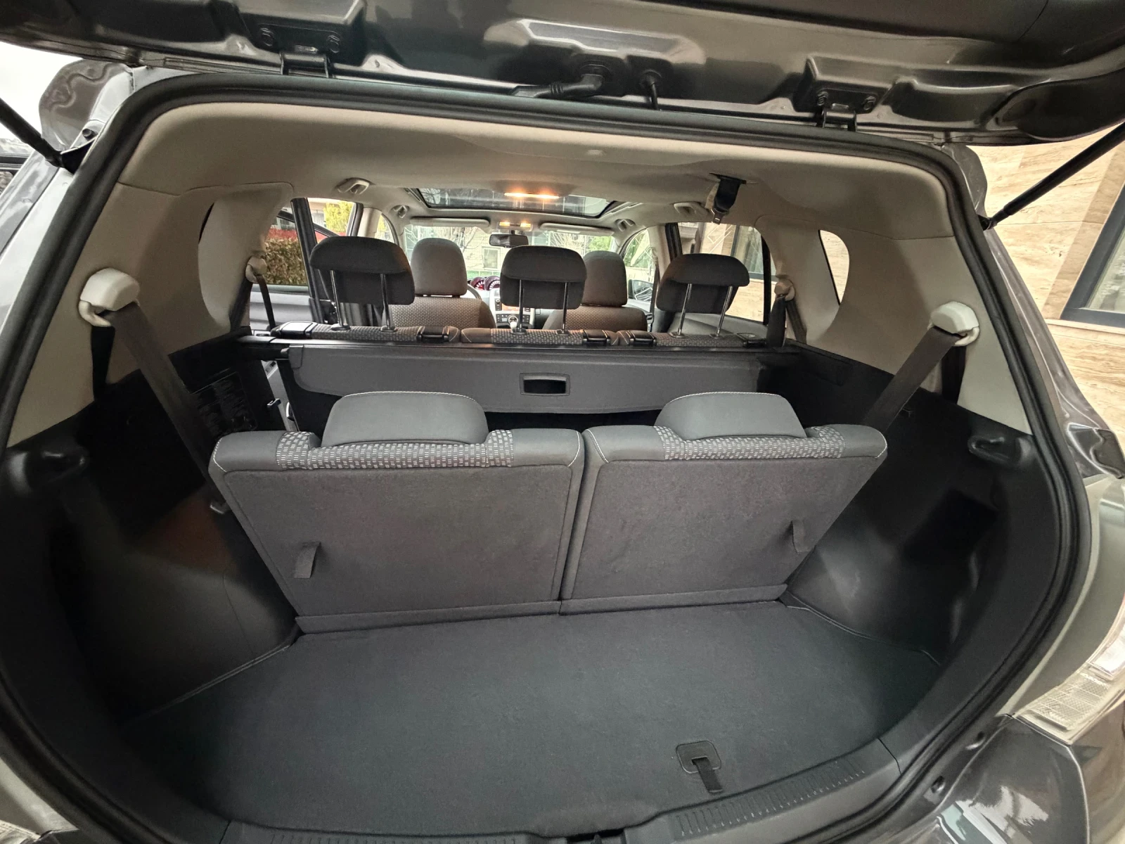 Toyota Verso, снимка 11 - Автомобили и джипове - 53890440