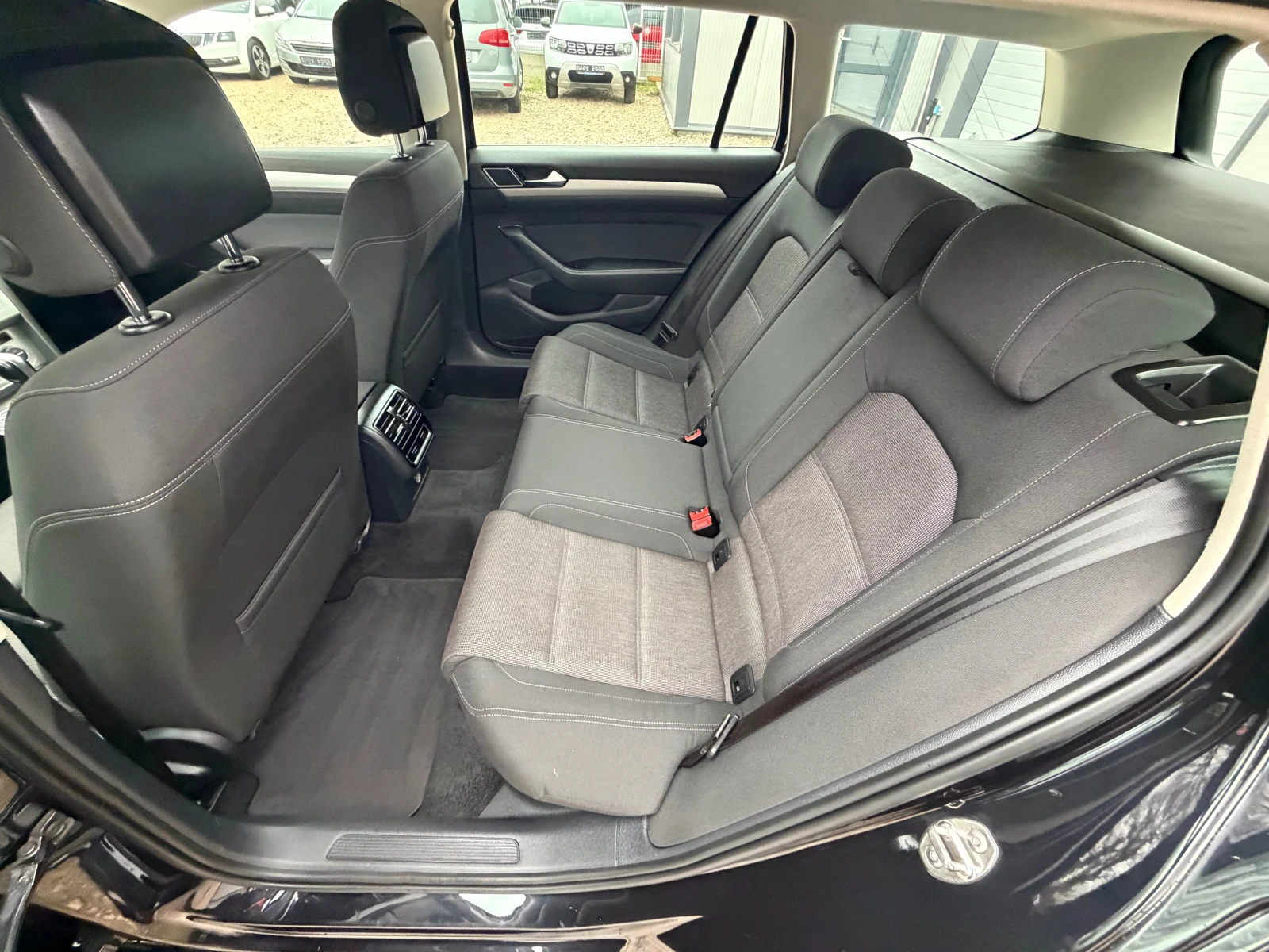 VW Passat 2.0TDI* DSG* NAVI* EVRO6* 201500KM, снимка 10 - Автомобили и джипове - 54070353