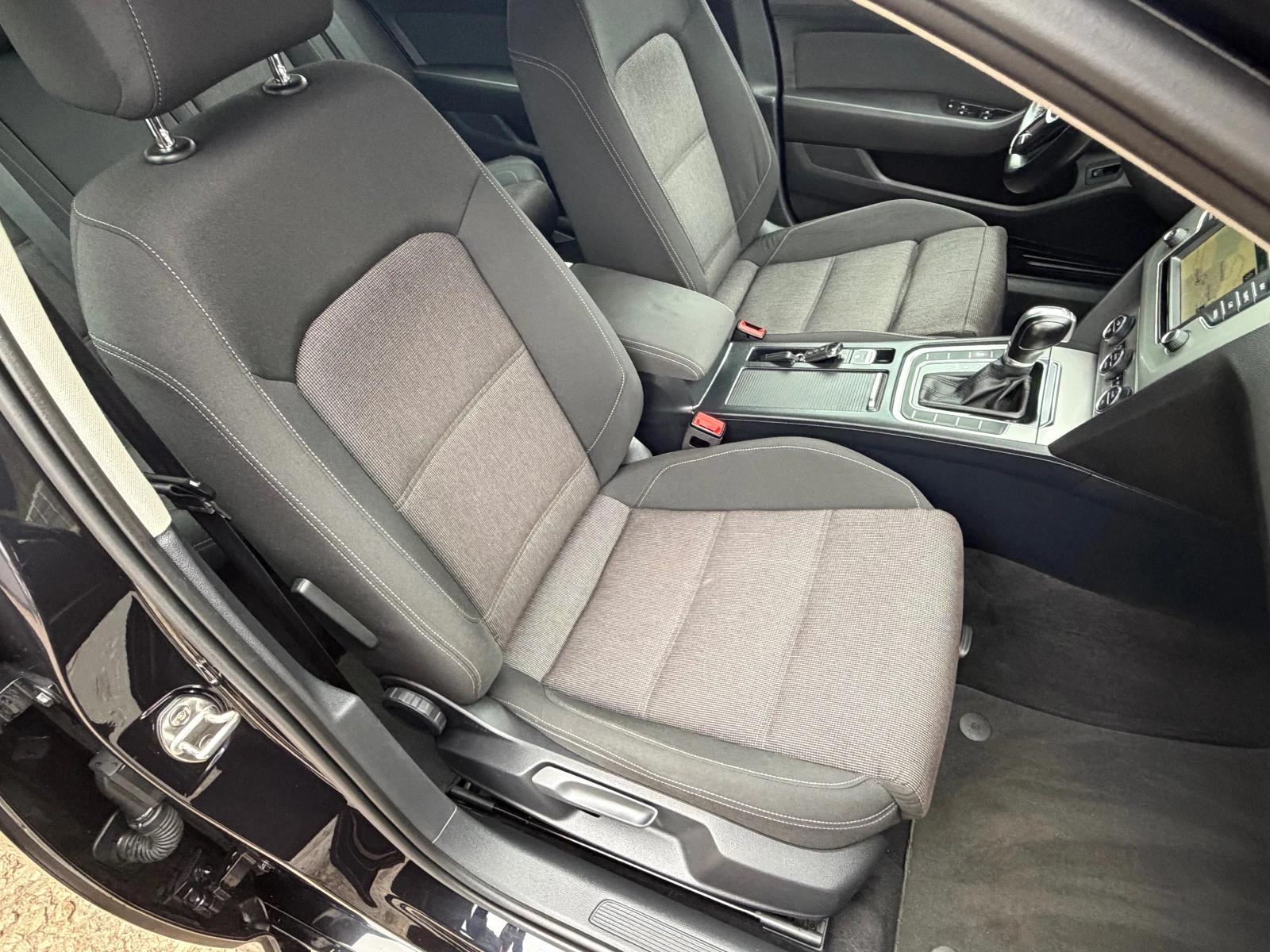 VW Passat 2.0TDI* DSG* NAVI* EVRO6* 201500KM, снимка 16 - Автомобили и джипове - 54070353