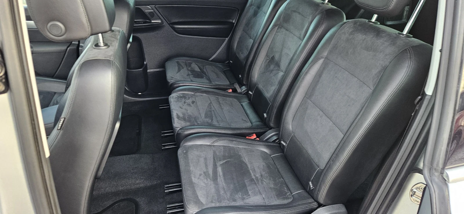 VW Sharan NAVI* PANORAMA* HIGHLINE* LED+ XENON , снимка 12 - Автомобили и джипове - 54128297